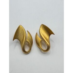 Vintage Gold Tone Abstract Swirl Earrings – 1980s Sculptural Modernist Earrings